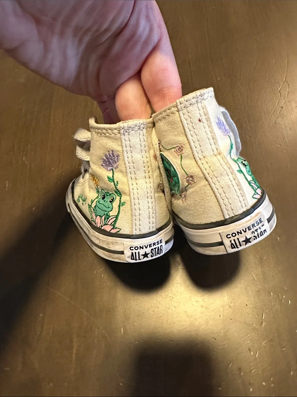 Converse Kids Cream High-Top Sneakers with Green Frog Embroidery